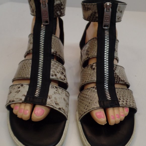 Marc Jacobs Sz 37.5 (7) Animal Print Zip Up Shoes - Picture 2 of 14